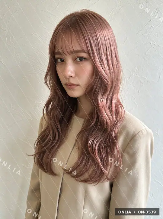 ピンクベージュ ウェーブミディアムのヘアスタイル写真（AIで作った架空の人物）