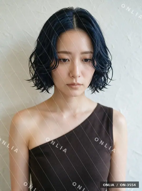 ブルーブラック ウェーブショートのヘアスタイル写真（AIで作った架空の人物）